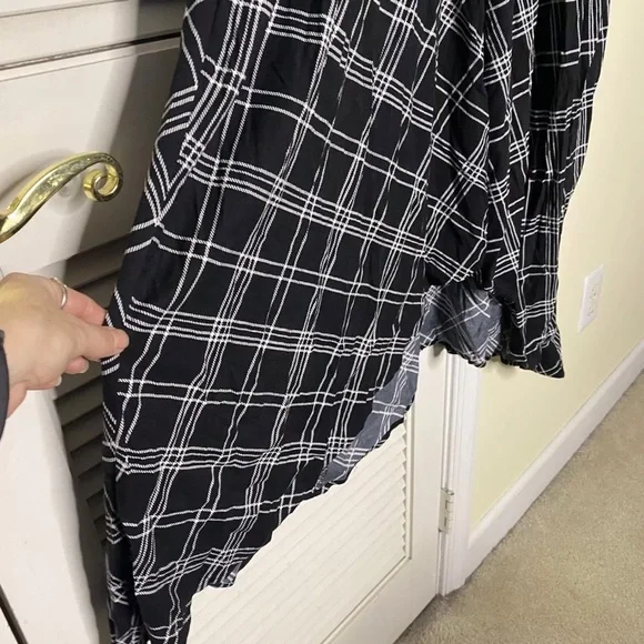 Torrid Asymmetrical Midi Dress Black White Size 2X Womens Elastic Waist - Picture 4 of 8